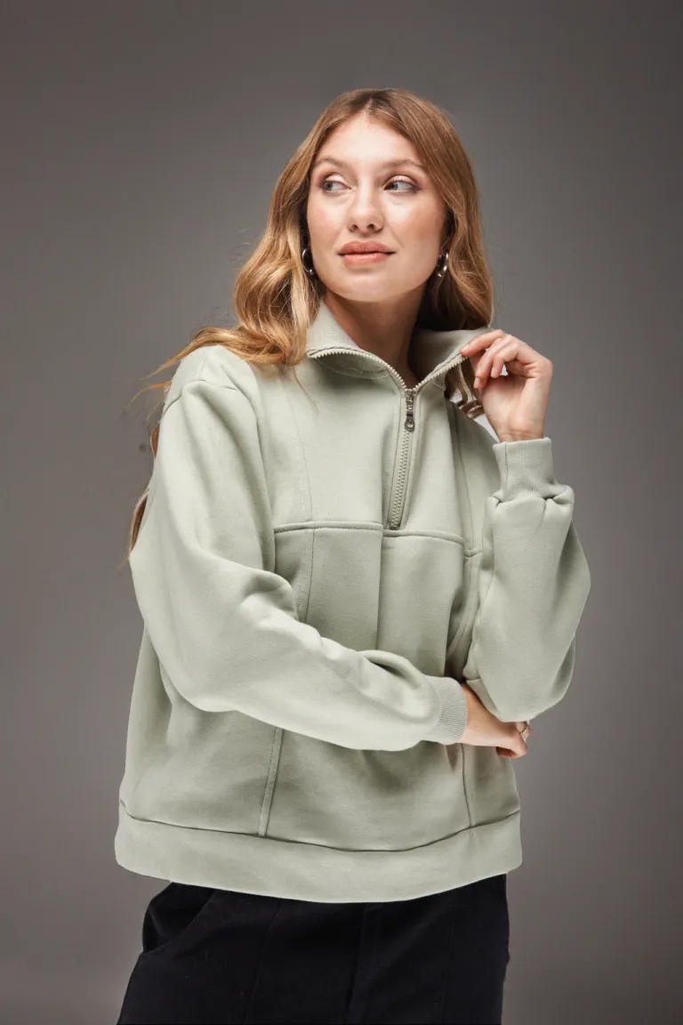 Buzo de tela suave y diseño moderno para mujer de Apricot en Buzos y Sweaters para argentina