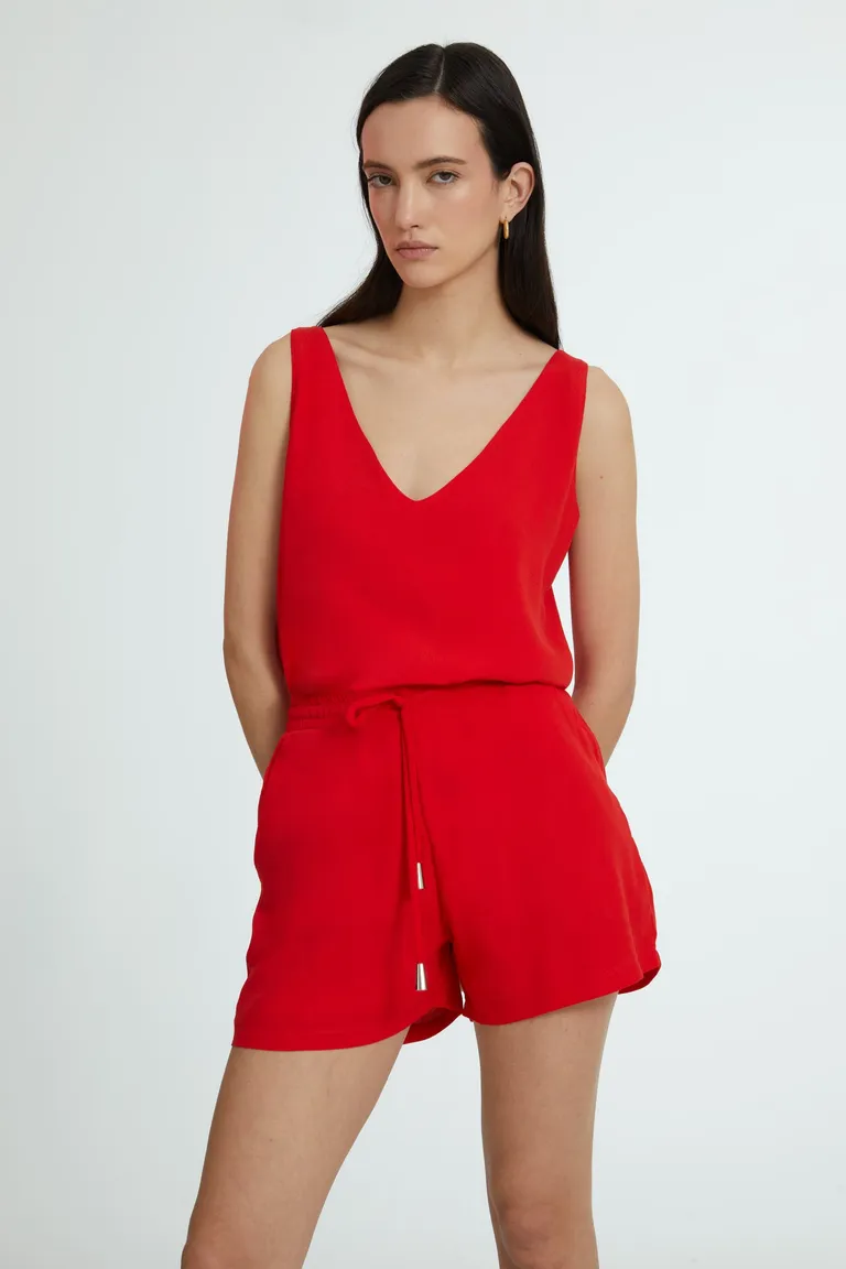 Short confeccionado en crepe con elástico en la cintura y cordón ajustable de Naíma en Shorts para argentina