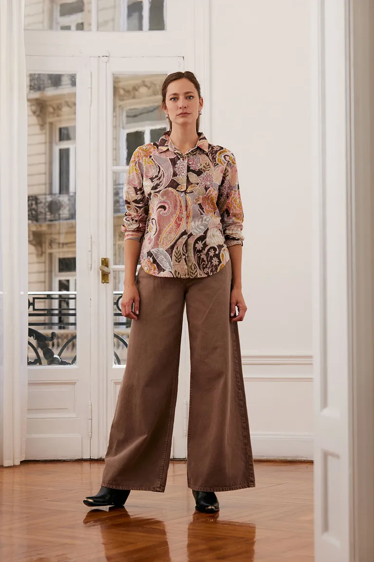 Pantalón de corte ancho y tiro alto en color marrón de Indiastyle en Pantalones para argentina