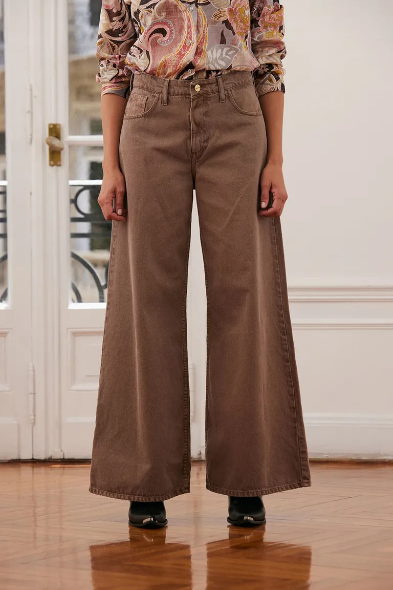 Pantalón de corte ancho y tiro alto en color marrón de Indiastyle en Pantalones para argentina