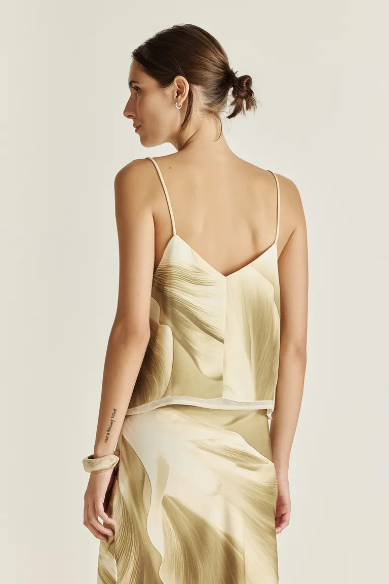 Top con breteles regulables de satén con estampa exclusiva para verano de Tucci en Tops para argentina