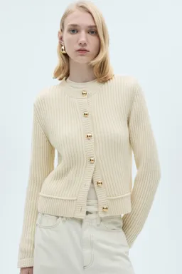 Cárdigan punto botones joya de Mango en Buzos y Sweaters para argentina