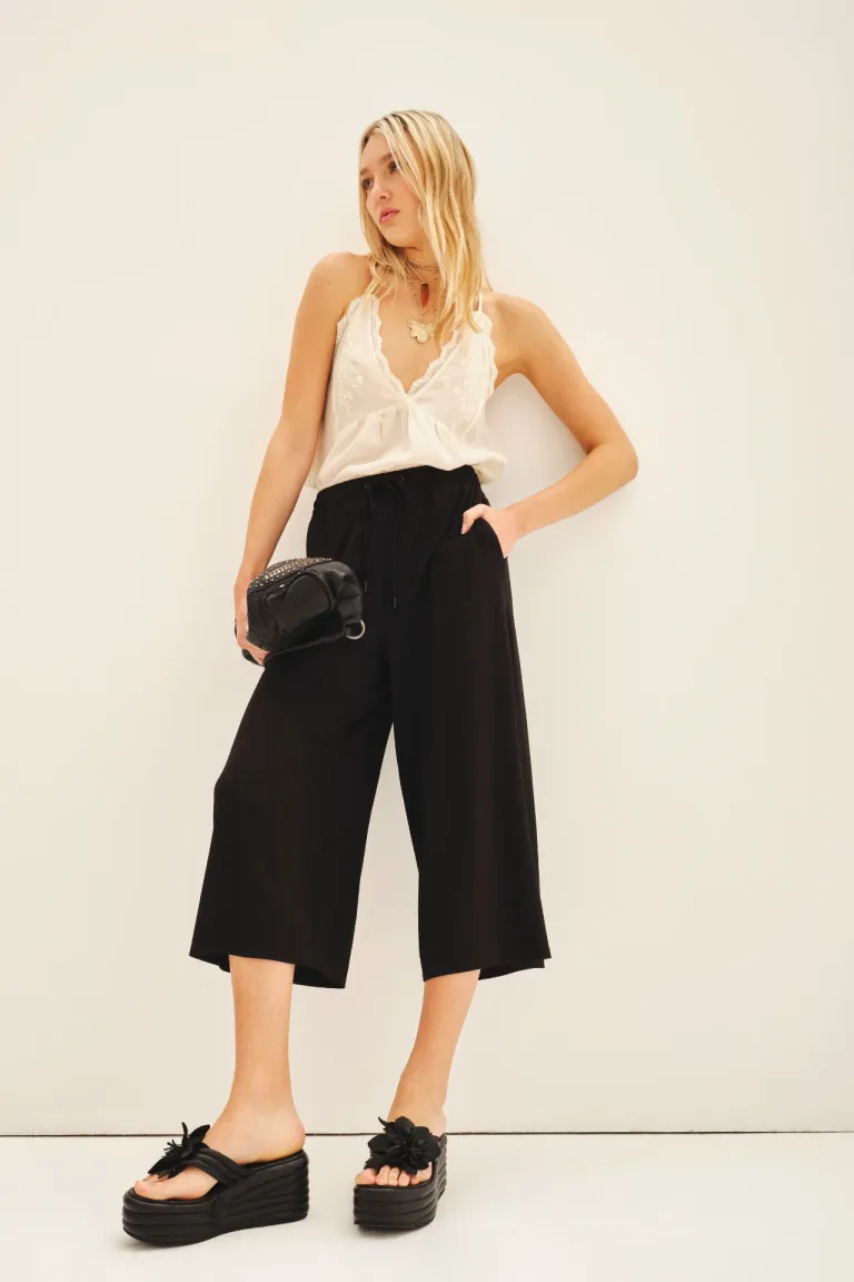 Pantalón tipo palazzo con elástico en la cintura y corte por encima de los tobillos de Rapsodia en Pantalones para argentina
