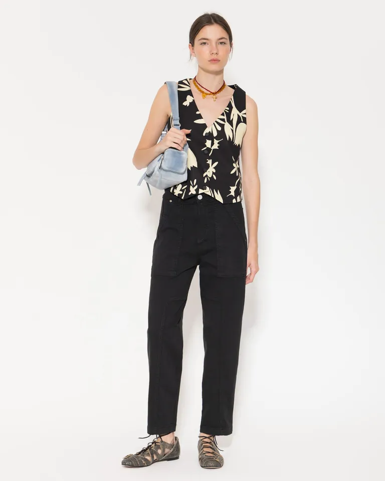 Pantalón informal de corte holgado con detalles de pliegues en las rodillas de Jazmin Chebar en Pantalones para argentina