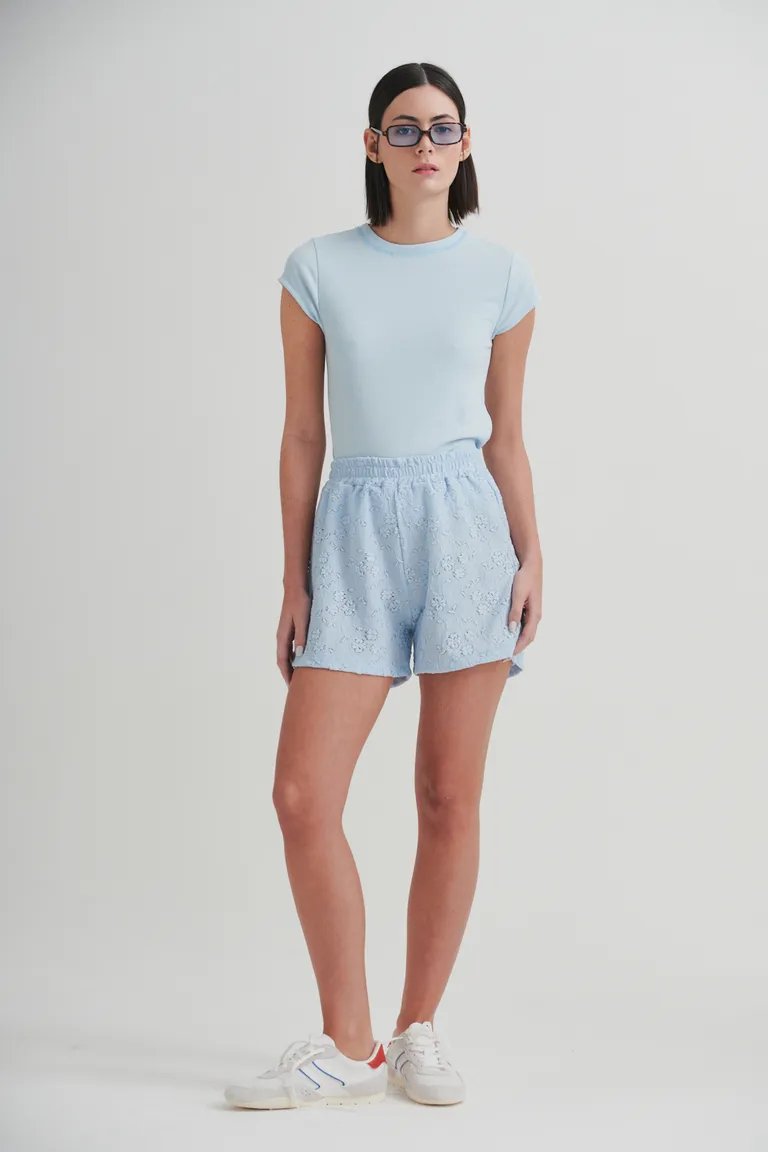 Short de algodón calado con estampado floral en color celeste para mujer de Sweet en Shorts para argentina