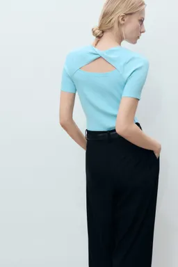 Sweater canalé espalda descubierta de Mango en Tops para argentina