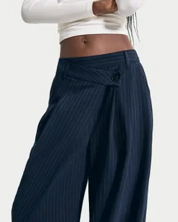 Pantalón sastrero raya diplomática de Bershka en Pantalones para argentina