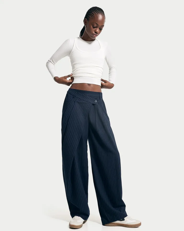 Pantalón sastrero raya diplomática de Bershka en Pantalones para argentina