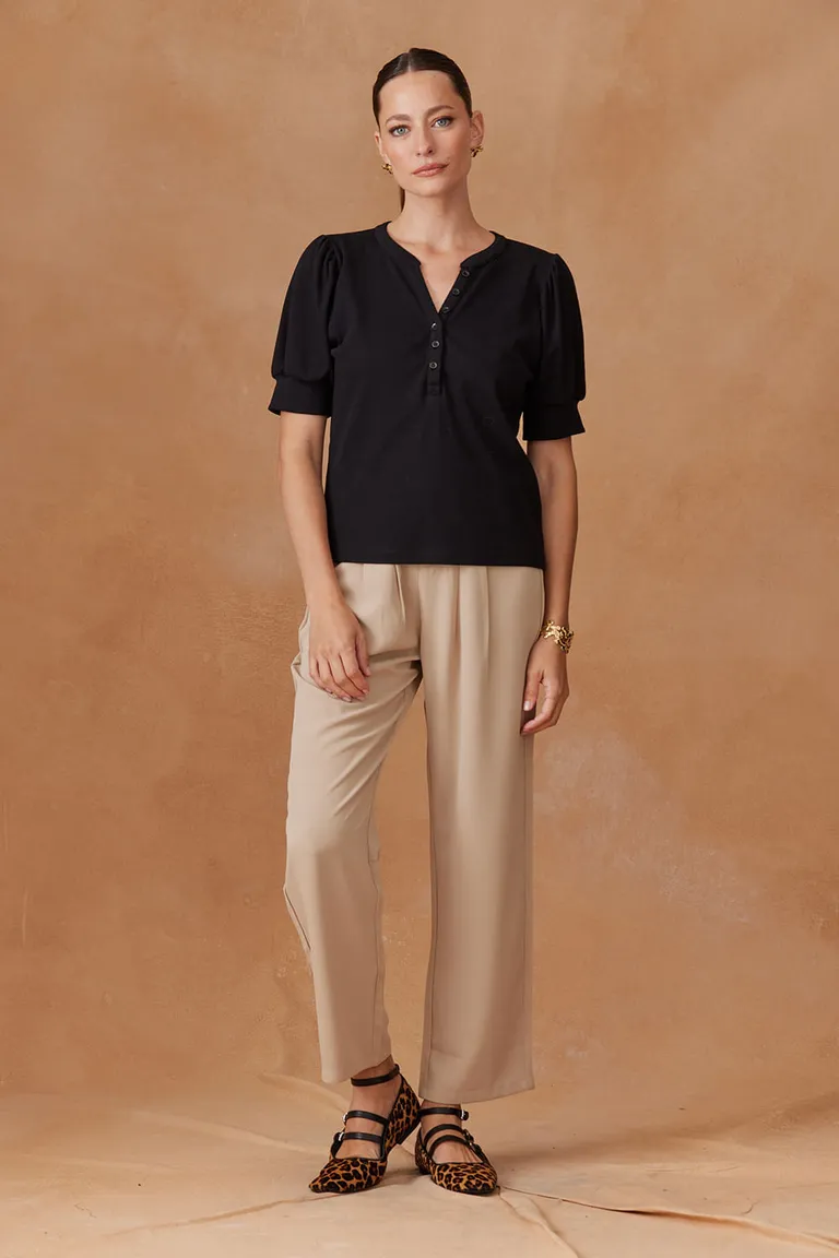 Remera de corte holgado con mangas cortas y cuello mao de Indiastyle en Remeras para argentina