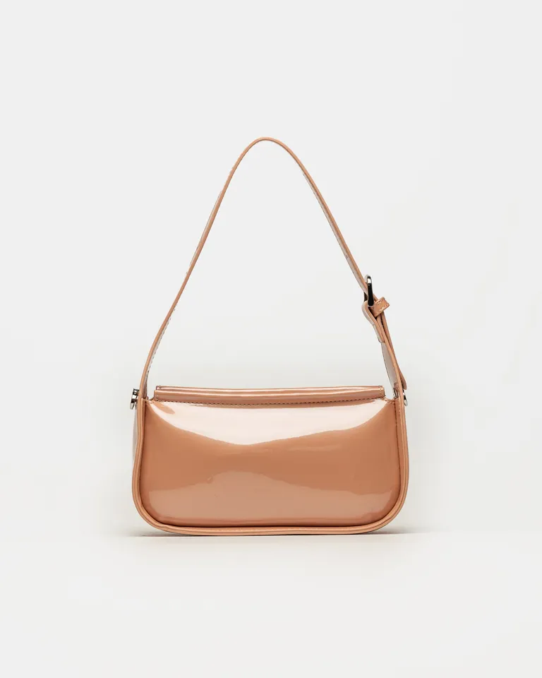 Cartera de hombro de efecto cuero charol en tonos marrones de Prüne en Bolsos y Carteras para argentina