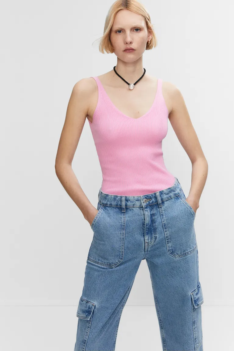 Top punto escote pico de Mango en Tops para argentina