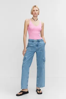 Top punto escote pico de Mango en Tops para argentina