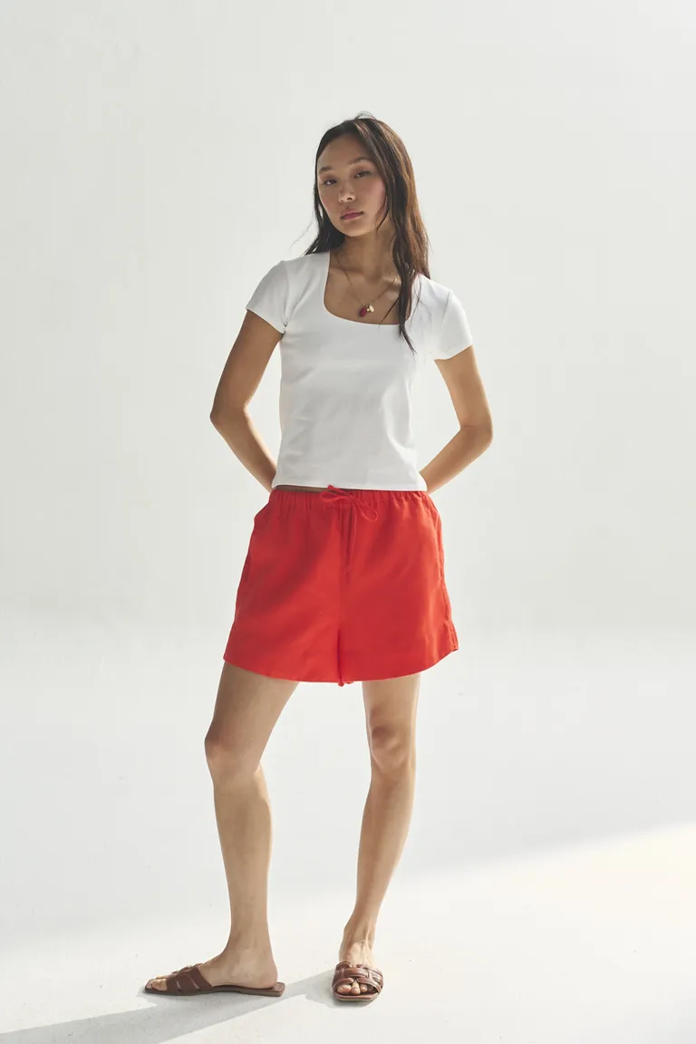 Remera blanca de manga corta para mujer de Akiabara en Remeras para argentina