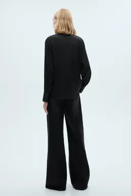 Camisa fluida satinada de Mango en Camisas para argentina