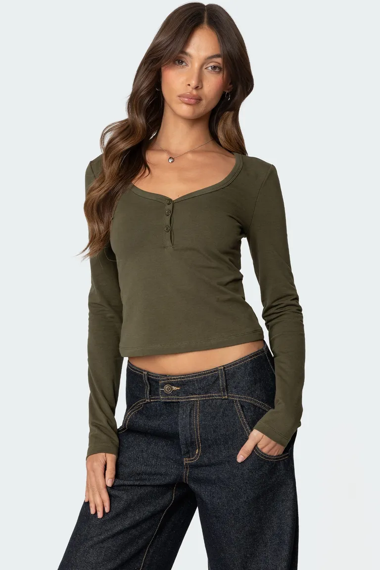 Top henley leah de Edikted en Tops para argentina