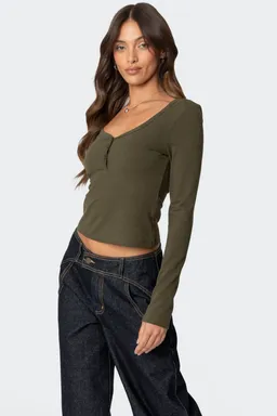 Top henley leah de Edikted en Tops para argentina