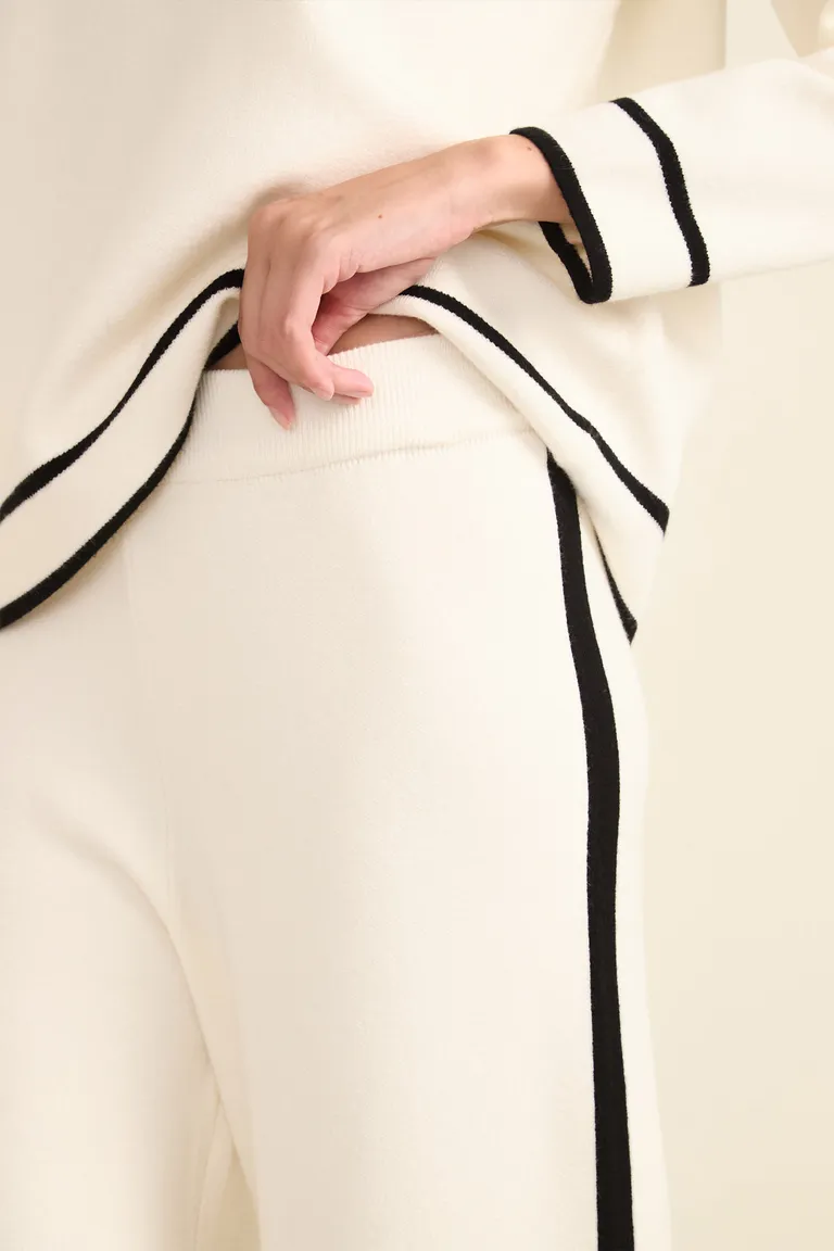 Pantalón tejido de corte recto con franjas laterales a contratono y cintura clásica de Cuesta Blanca en Pantalones para argentina