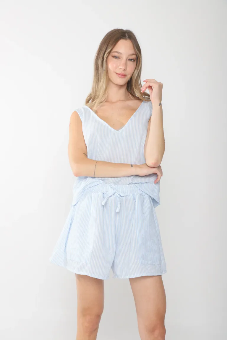 Blusa amplia de lino rayado con escote en 'V' profundo y silueta cómoda de Belle en Blusas para argentina