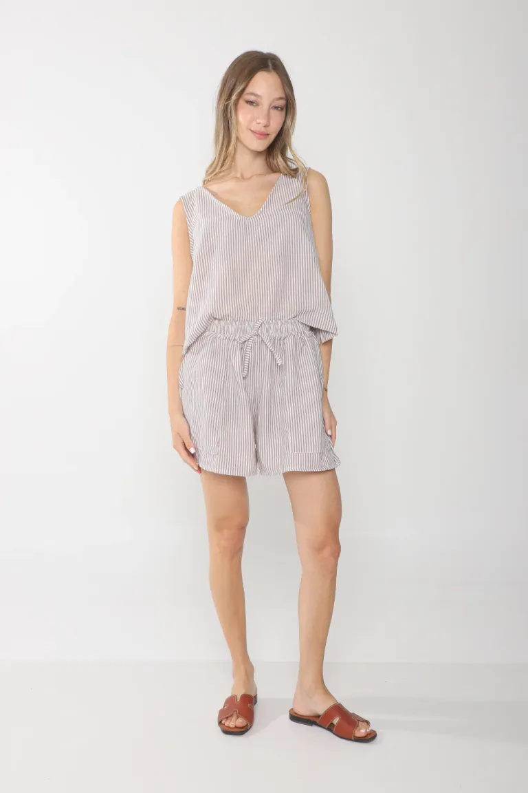 Blusa amplia de lino rayado con escote en 'V' profundo y silueta cómoda de Belle en Blusas para argentina