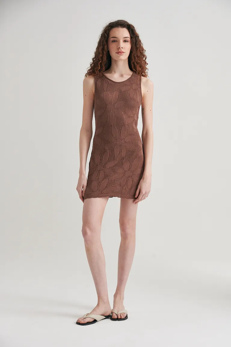 Vestido de algodón con diseño calado en flores y silueta entallada de Sweet en Vestidos para argentina