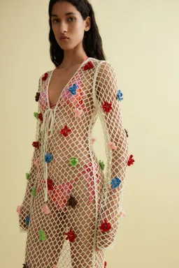 Vestido punto flores decorativas de Mango en Vestidos para argentina