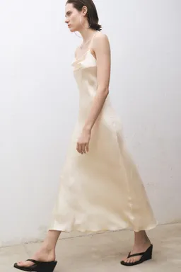 Vestido seda escote drapeado de Mango en Vestidos para argentina