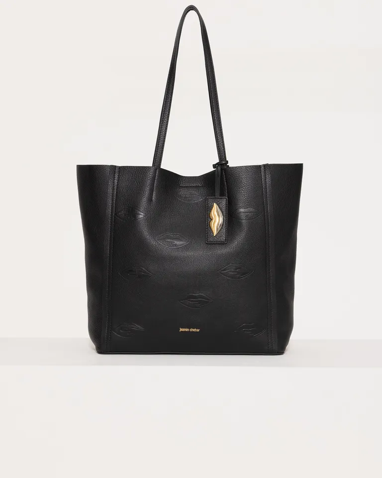 Bolso Shopper Negro con Estampado de Besos en Relieve de Jazmin Chebar en Bolsos y Carteras para argentina