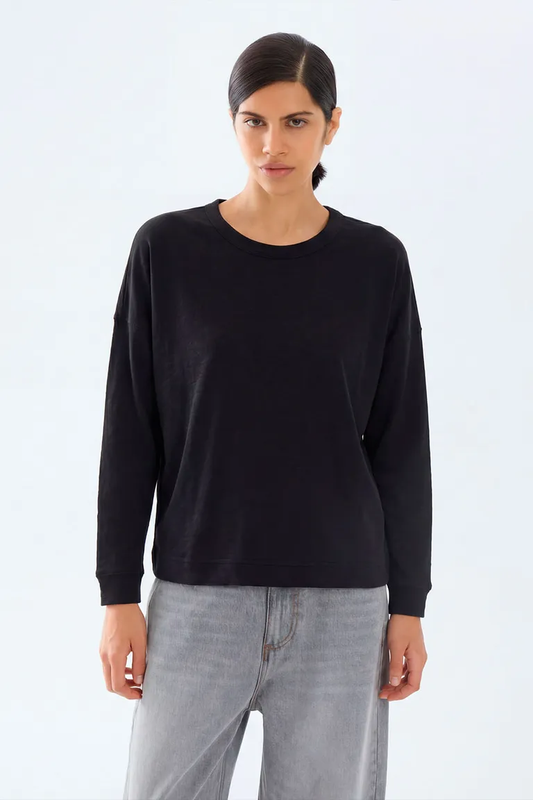 Remera manga larga de corte holgado con cuello redondo y puños al tono de Portsaid en Remeras para argentina