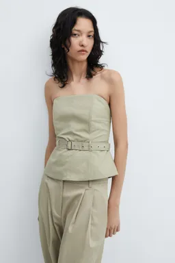 Top strapless con cinturón de Mango en Tops para argentina