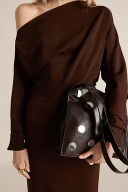 Vestido asimétrico laterales fruncidos de Mango en Vestidos para argentina