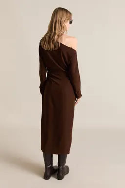 Vestido asimétrico laterales fruncidos de Mango en Vestidos para argentina