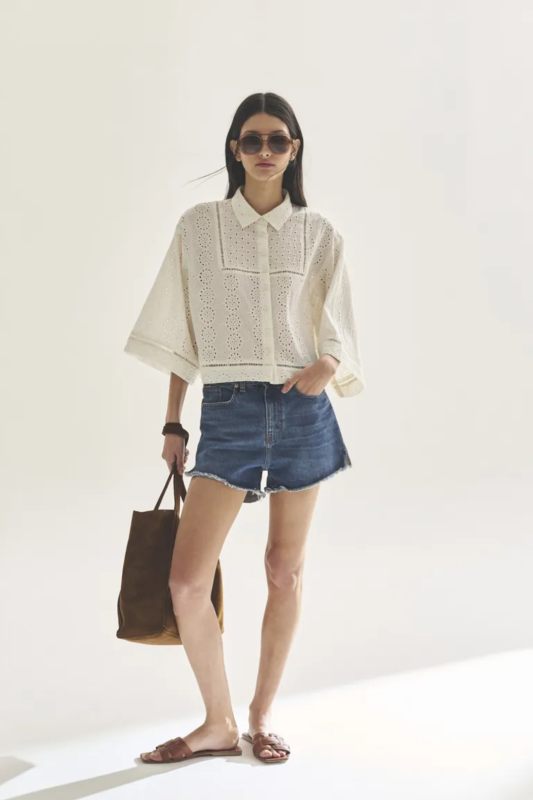 Camisa blanca de corte sencillo y elegante para mujer de Akiabara en Camisas para argentina