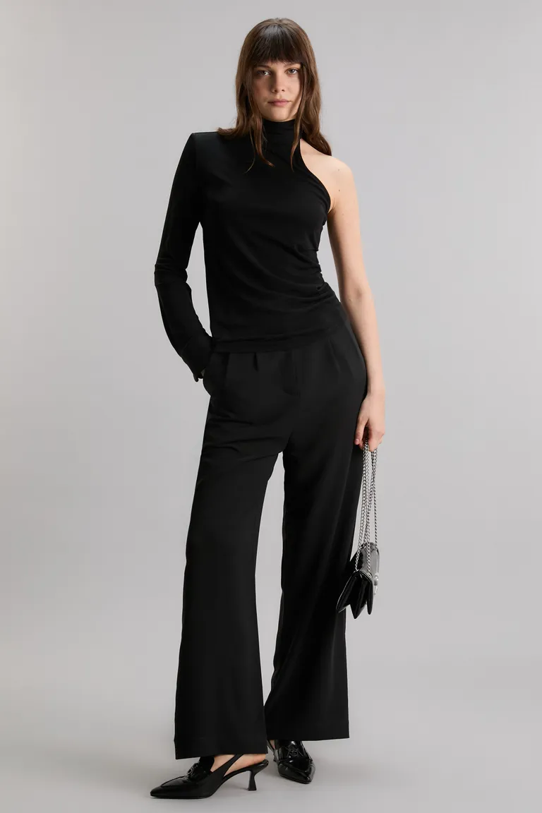 Pantalón oversize de corte elegante y moderno en tejido sastrero de Kosiuko en Pantalones para argentina