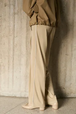 Pantalón jogger rayas contraste de Mango en Pantalones para argentina