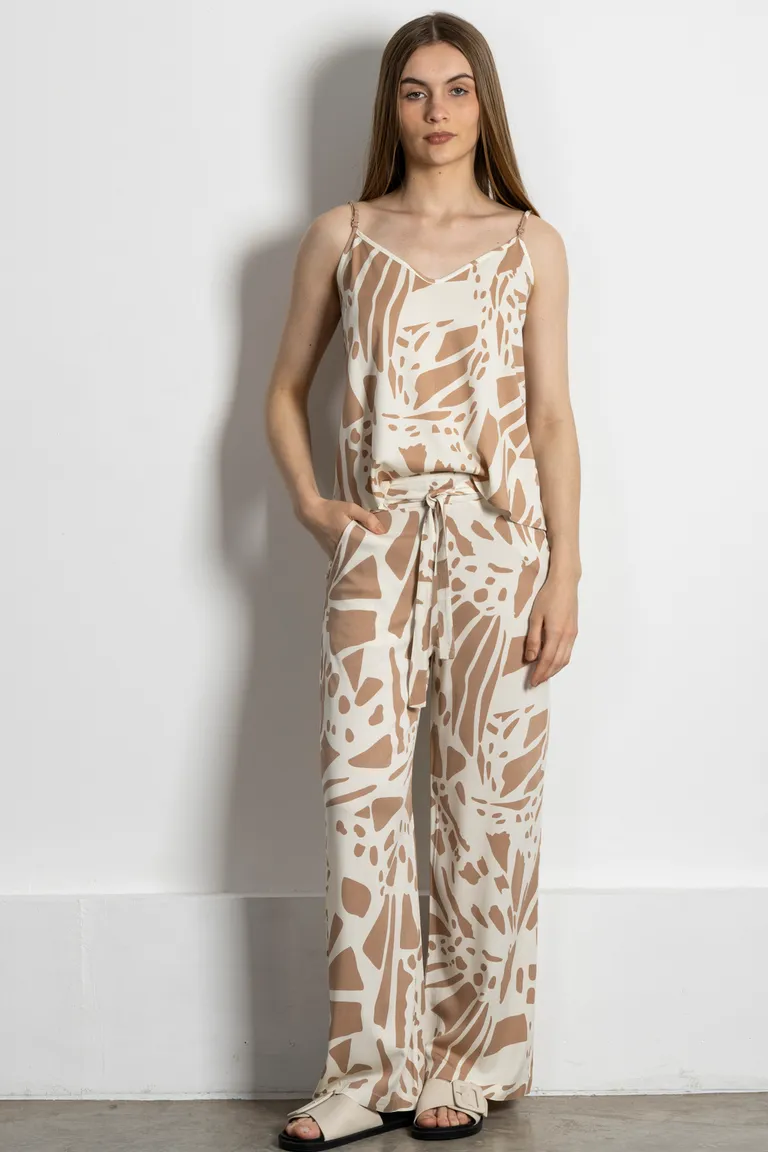 Blusa estampada de silueta holgada en tonos neutros para un look casual y elegante de Kill en Blusas para argentina