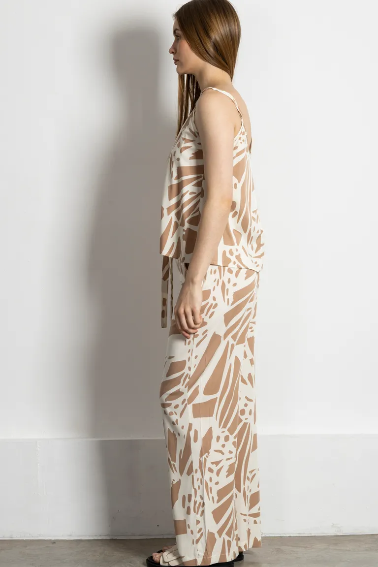 Blusa estampada de silueta holgada en tonos neutros para un look casual y elegante de Kill en Blusas para argentina