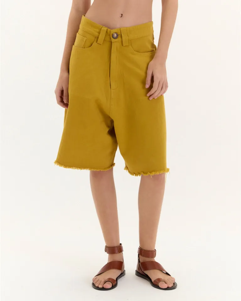 Bermuda felisa: Prenda jeanera de gabardina 100% algodón con diseño relajado y estilo urbano de Blue Sheep en Shorts para argentina