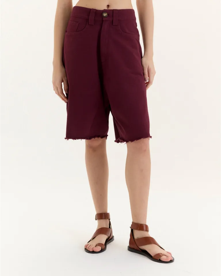 Bermuda felisa: Prenda jeanera de gabardina 100% algodón con diseño relajado y estilo urbano de Blue Sheep en Shorts para argentina