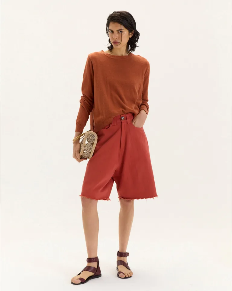 Bermuda felisa: Prenda jeanera de gabardina 100% algodón con diseño relajado y estilo urbano de Blue Sheep en Shorts para argentina