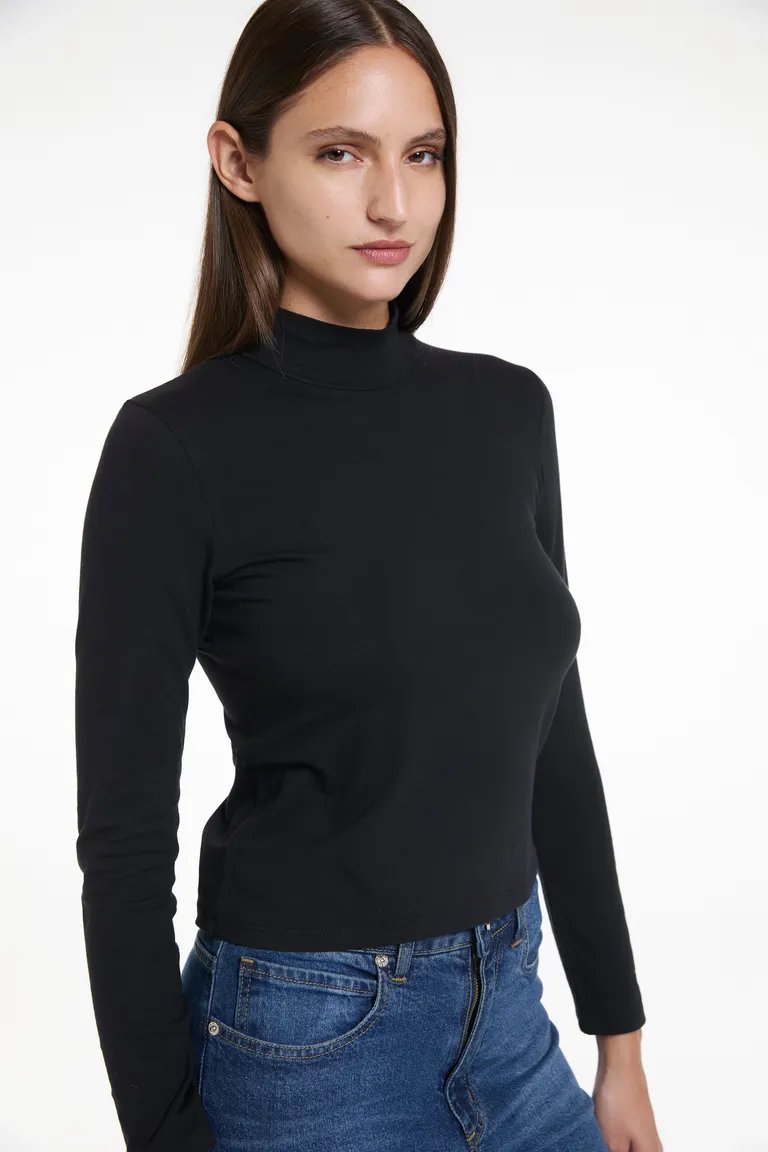 Remera de mangas largas con cuello alto ajustado de Justaosadia en Remeras para argentina