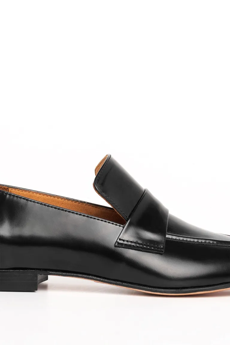 Mocasines de mujer con horma en punta y diseño de corte clásico de Maria Cher en Mocasines para argentina