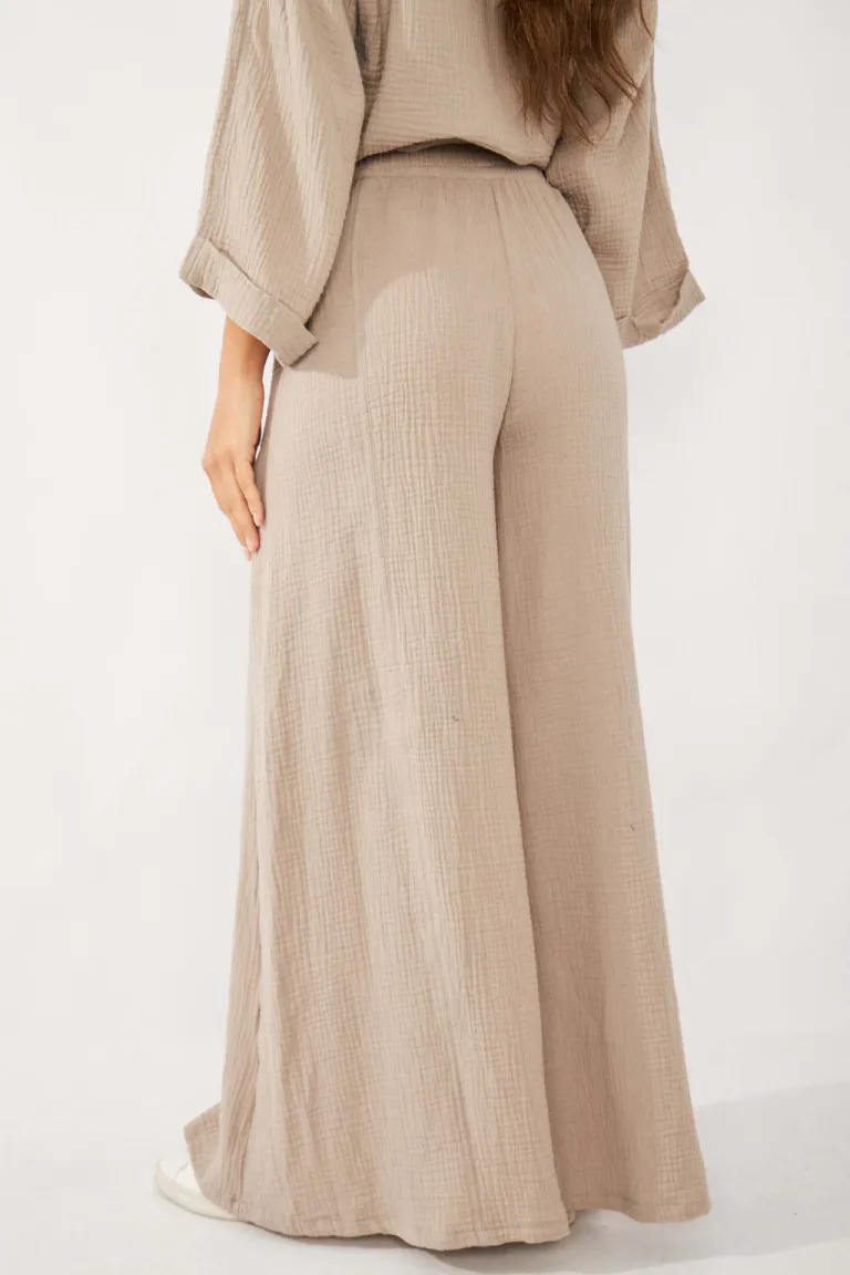 Pantalón ancho y elegante en tejido suave y elástico de Belle en Pantalones para argentina