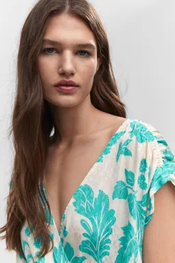 Blusa cruzada con flores de Mango en Blusas para argentina