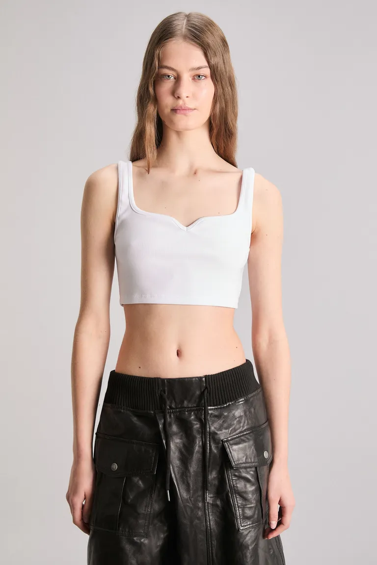Musculosa blanca crop con escote corazón y detalles en la espalda para mujer de Kosiuko en Tops para argentina