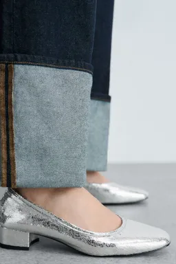 Zapato tacón craquelado metalizado de Mango en Zapatos con Tacos para argentina