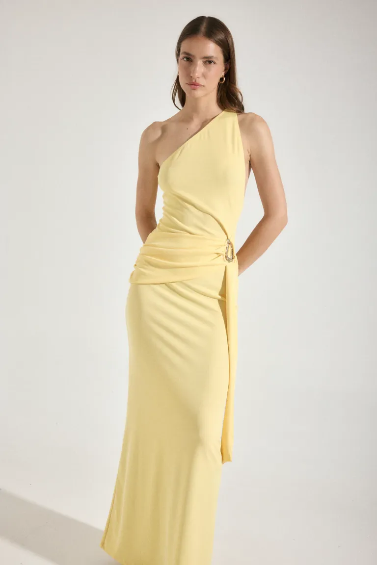 Vestido de un solo hombro con lazo en la cintura de Audaz en Vestidos para argentina