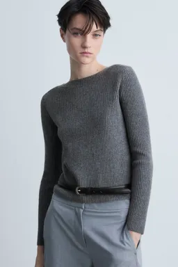 Remera canalé cuello barco de Mango en Buzos y Sweaters para argentina