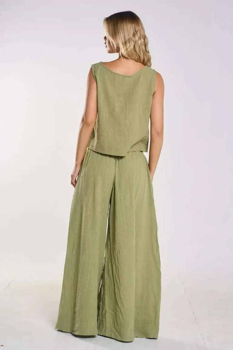 Blusa confeccionada en bambula con pinzas al frente y tajos laterales de Belle en Blusas para argentina