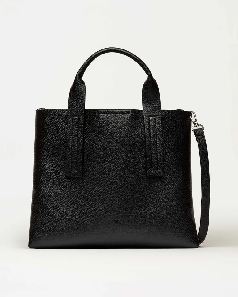 Cartera de mano negra de diseño funcional con 3 divisiones y cierre central de Prüne en Bolsos y Carteras para argentina