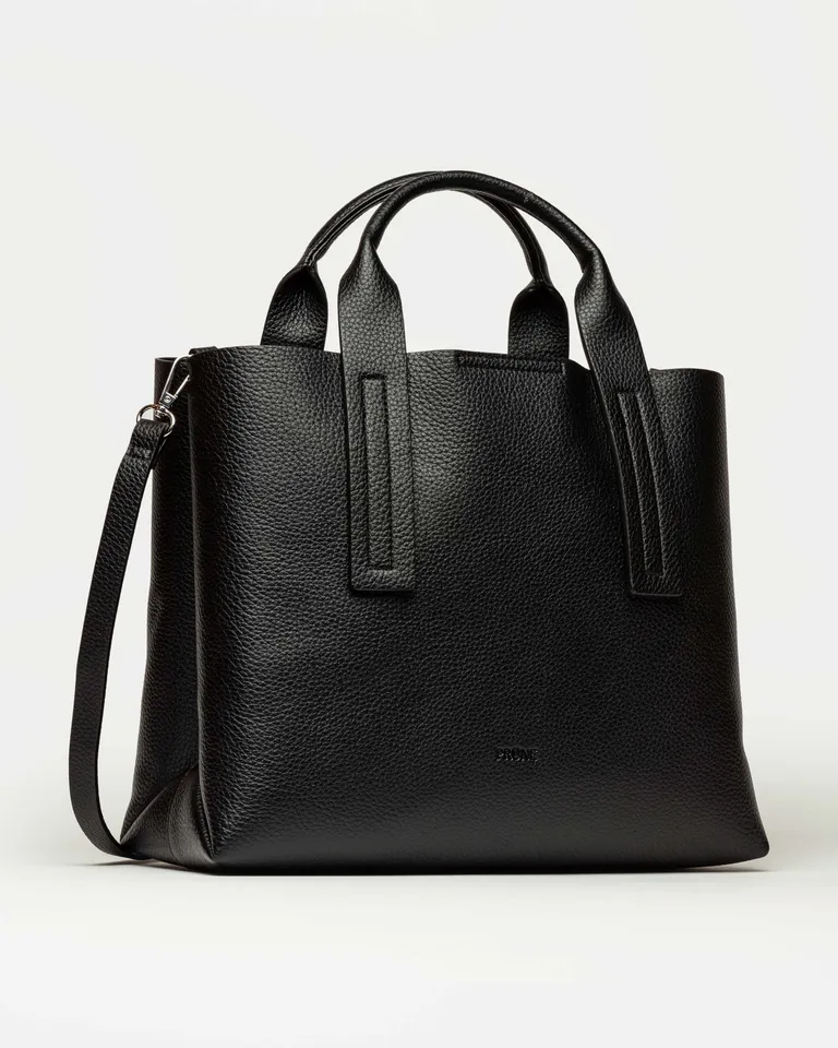 Cartera de mano negra de diseño funcional con 3 divisiones y cierre central de Prüne en Bolsos y Carteras para argentina